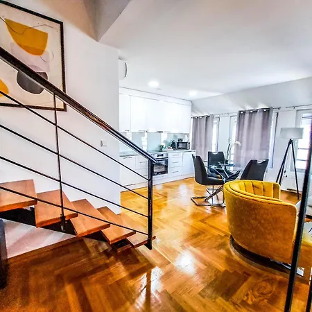 Lofty Apartment